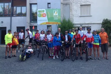 Des cyclotouristes reliant Dijon ont fait étape à Saint-Flour