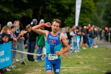 Grégoire Planel et Solène Flurian dominent le triathlon du Lac du Chambon (classements complets)