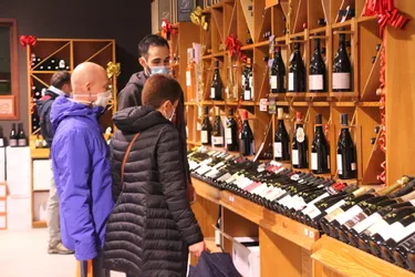 Cavistes et internautes réagissent à l'interdiction de vente d'alcool dans le Cantal