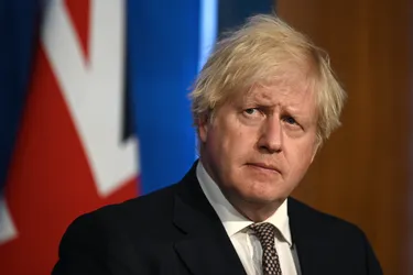 Fin annoncée du masque, de la distanciation et du télétravail : en Angleterre, le pari risqué de Boris Johnson