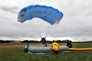 Parachutisme: Ils frôlent la précision