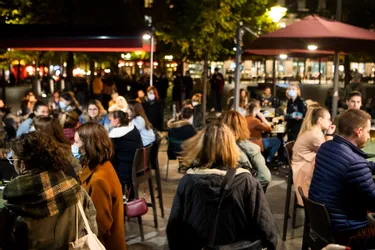Fermeture des bars à 22 heures à Clermont-Ferrand : les cafetiers et les clients dépités