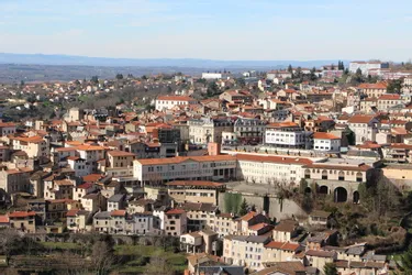 Investir en ville haute de Thiers (Puy-de-Dôme) : des acteurs évoquent les freins et les leviers pour encourager les initiatives