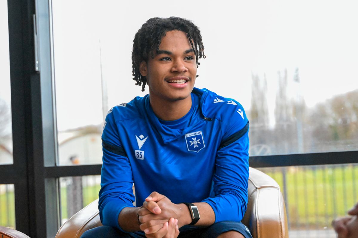 « J’ai un rôle particulier à jouer dans cette Gambardella » : le défenseur de l'AJA Elikya Legros veut assumer son statut professionnel