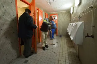 Les toilettes publiques du parvis Saint-Louis ont fermé leurs portes le week-end dernier