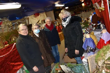 Plus de 250 crèches ont investi rues et maisons de Viverols (Puy-de-Dôme) jusqu'au 2 janvier