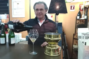 Comment faut-il boire le champagne ? Explications des professionnels de Vinidôme à la Grande Halle d'Auvergne