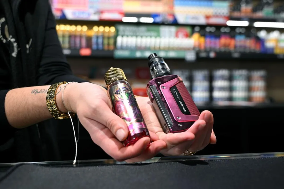 elfbar nachfüll pod läuft aus Vente illégale de tabac et de cigarettes électroniques : un commerce de  Clermont-Ferrand fermé par la préfecture