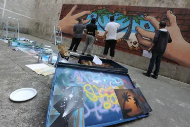Street art : l'évasion à travers le mur de la prison d'Aurillac