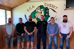 Damien Ballot et Pierre Selvenouveaux entraîneurs du club de rugby de Cusset (Allier)