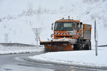 Neige et verglas : Pas de transports dans le Cantal, circulation délicate dans l'Allier