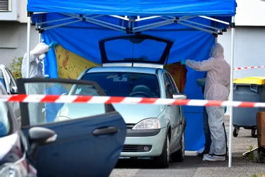 Un homme de 78 ans retrouvé mort dans le coffre de sa voiture à Clermont-Ferrand