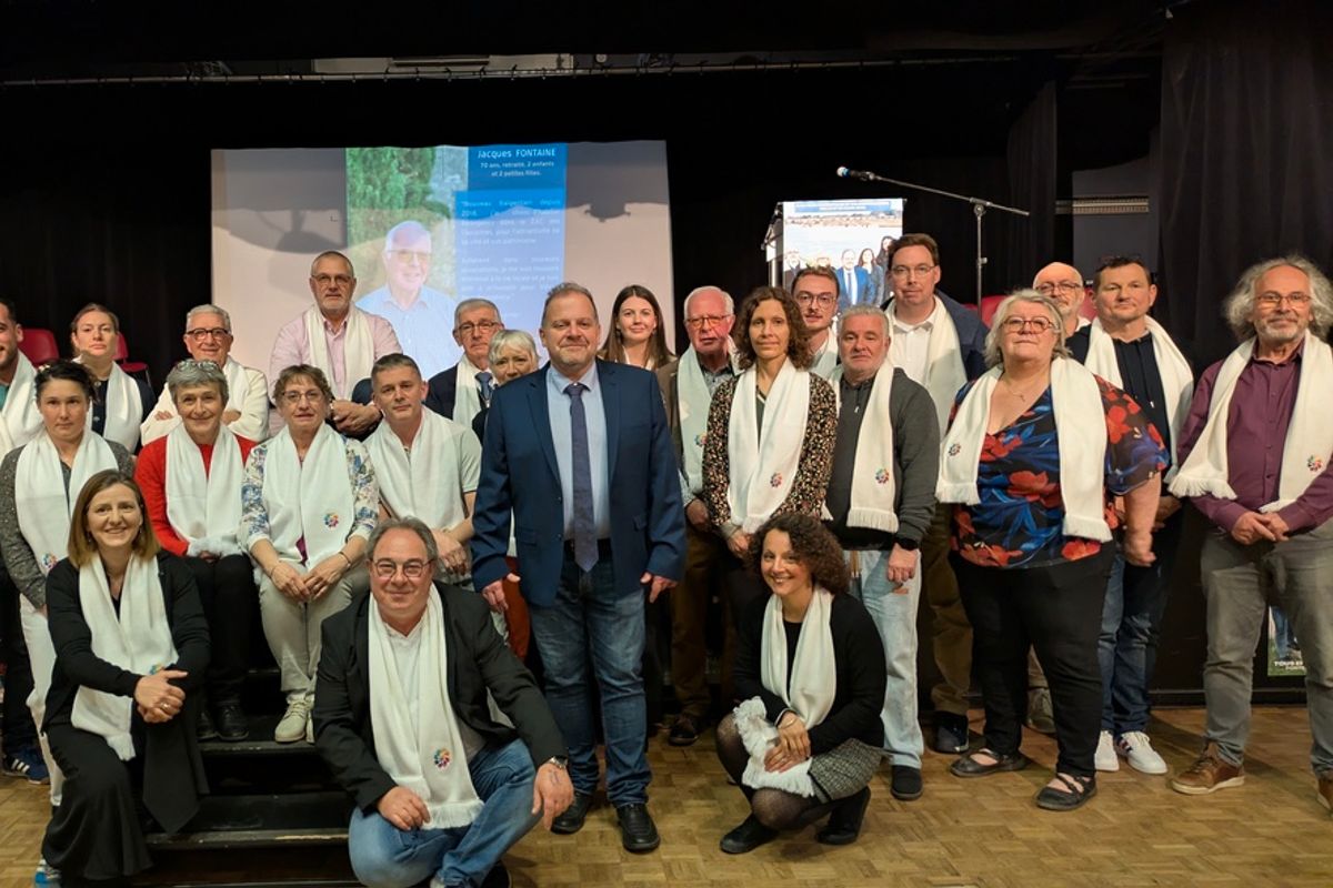 Une quipe De gens Vrais Pour Travailler Avec Fr d ric Ch neau 