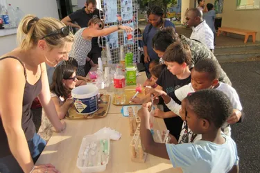 Les écoliers participent à la Fête de la science