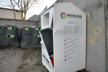 Des containers de collecte de vêtements de l'association l'atelier de Pénélope vandalisés à Montluçon et alentour
