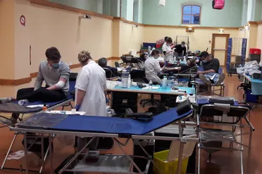 Plus de 140 donneurs à la collecte de sang