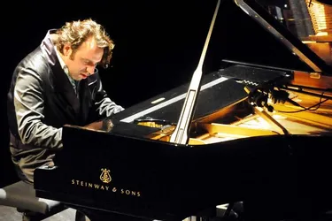 Triomphe mérité pour le pianiste canadien Chilly Gonzales, jeudi soir