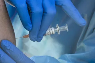 La Haute autorité de santé recommande de vacciner d'abord les personnes âgées en Ehpad