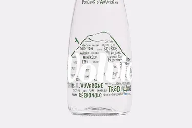 Volvic lance une bouteille en verre pour les restaurants auvergnats