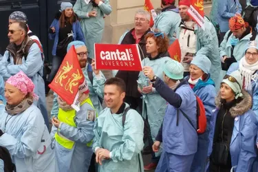 Les infirmiers anesthésistes manifestent à Paris