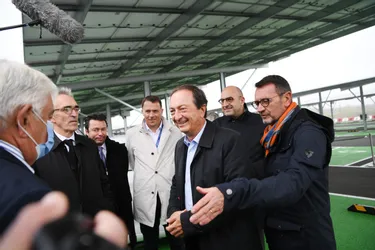 Le plus grand parc photovoltaïque d'hypermarché inauguré à Avermes (Allier)