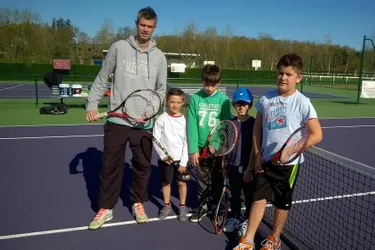 Les jeunes pousses de l'ASD tennis en stage pendant les vacances