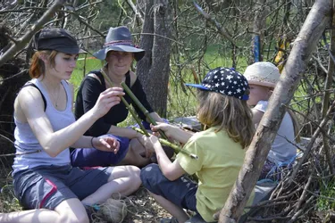 Les enfants découvrent la nature à Ambert avec « Les Poussins du Coq Noir »
