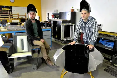 Chaudronniers industriels, David et Éric conçoivent et fabriquent des fauteuils haut de gamme