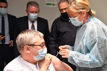 Covid-19 : le centre de vaccination départemental Emile-Roux, à Clermont, pourra vacciner 300 personnes par semaine