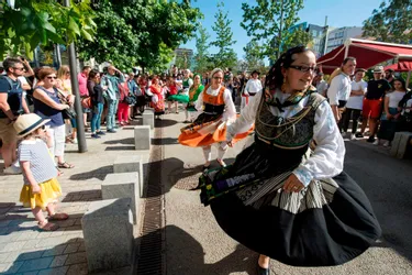 Les Portuguais du Puy-de-Dôme célèbrent la fête de la Saint-Jean en musique
