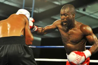 Boubacar Dangnokho jette l’éponge en plein combat
