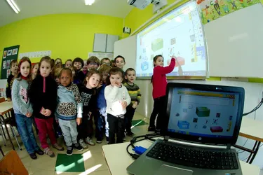 Un projecteur interactif à l’école Saint-Jean