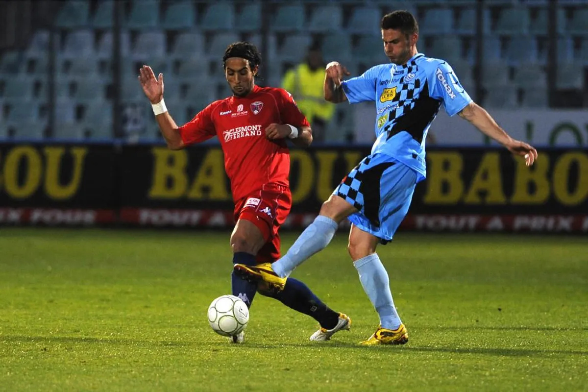 Maillot Clermont Foot 63 Extérieur 2009-2010 - N°4 Medhi Benatia - Taille L