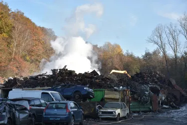 Une batterie de mesures toujours en cours après l'incendie de CFM industrie, à Brive (Corrèze)