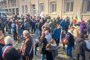 En Creuse, la forte mobilisation contre la fermeture de classes se poursuit devant l'Inspection académique