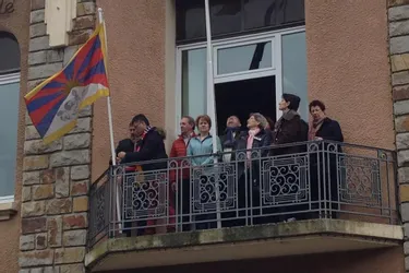 La municipalité hisse le drapeau du Tibet sur le fronton