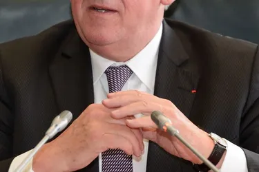 Jean-Yves Gouttebel : du Sénat à Matignon, en passant par l’Elysée