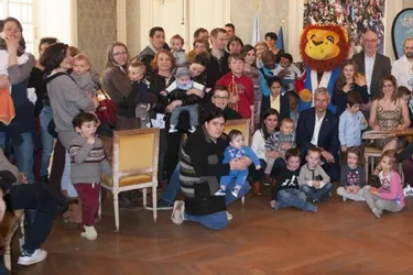 La ville du Puy a accueilli les bébés de l’année 2015 pour une cérémonie pleine de jeux