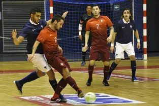 Futsal : l'équipe de France U21 battue par le Portugal [DIAPORAMA]