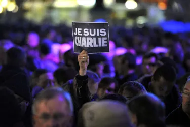 Charlie Hebdo : des milliers de personnes rassemblées en Auvergne et Limousin