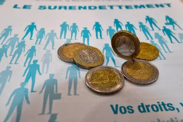 Le surendettement en 2020 dans le Cantal en quatre chiffres