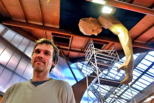 Un ogre bientôt suspendu au plafond de la Halle gaillarde à Brive