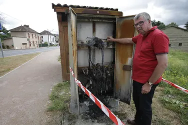 Plus de 200 foyers privés de téléphone et d'internet à Paslières (Puy-de-Dôme)