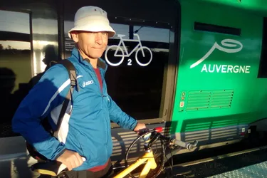 Ils prennent le train puis leur vélo pour se rendre au travail : témoignages en gare de Riom (Puy-de-Dôme)
