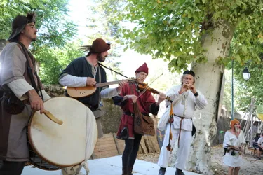 Le festival des troubadours et saltimbanques se poursuit à Souvigny