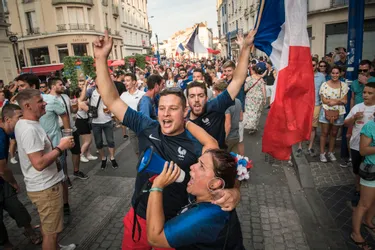 Les Montluçonnais devront patienter pour se procurer le maillot deux étoiles de l'Équipe de France