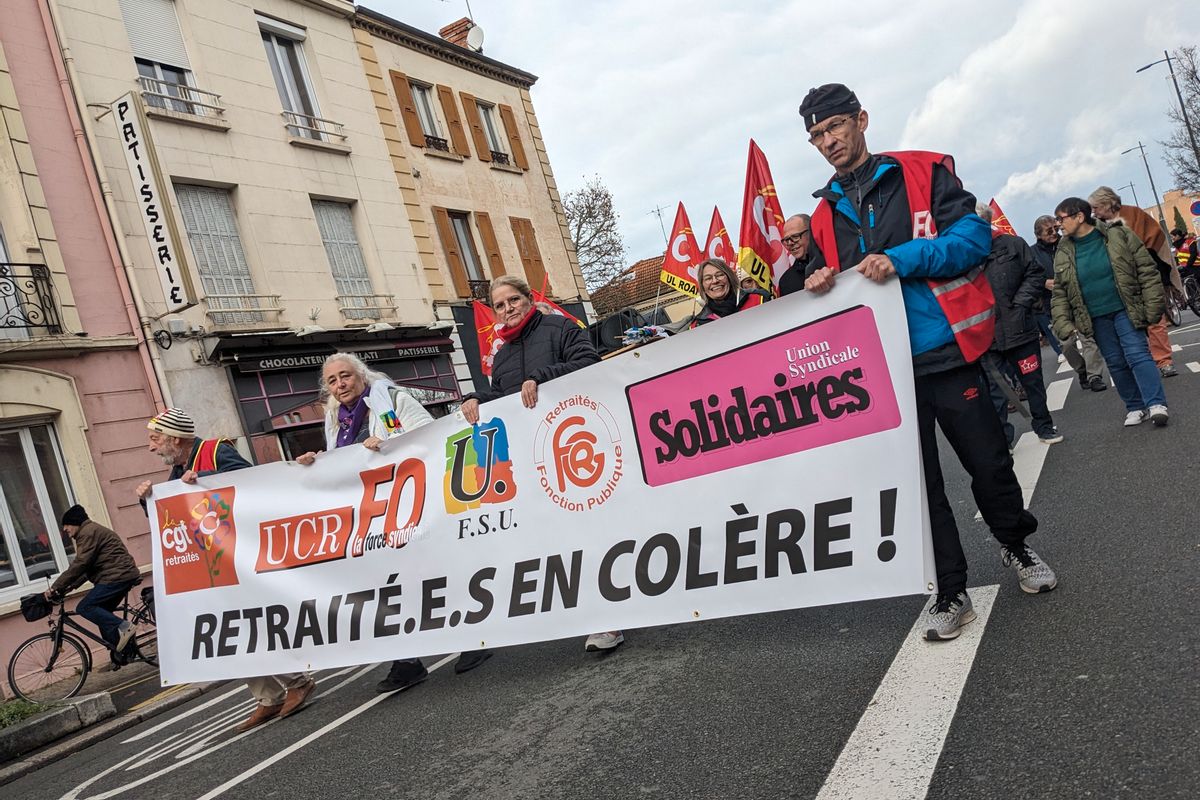 Plus d'une centaine de personnes dans les rues de Roanne pour dire 