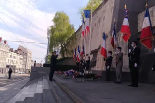 Une cérémonie du 8-Mai en comité restreint au monument aux morts de la rue Montlosier à Clermont-Ferrand