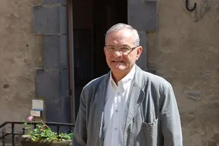 Maire depuis 1995, Henri Doniol travaille à valoriser le patrimoine historique de sa cité