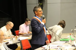 Le nouveau conseil municipal d'Issoire installé, Bertrand Barraud élu maire